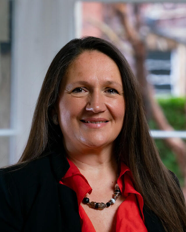 Dr Elizabeth Thompson